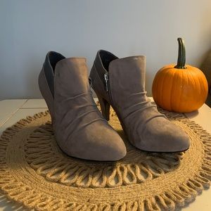 NEW! Beautiful Beige Leather Booties, size 9.5